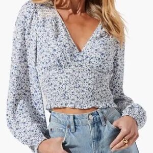 ASTR the label Blue White Floral Long Sleeve Smocked Peasant Top size XL lace